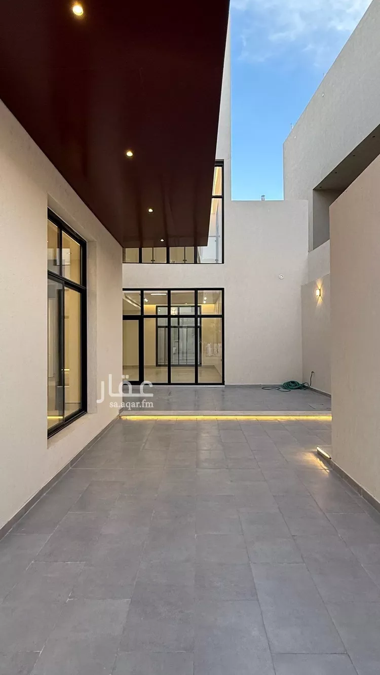 فيلا للبيع في شارع إسماعيل بن حماد, حي المهدية, مدينة الرياض, منطقة الرياض صورة 3