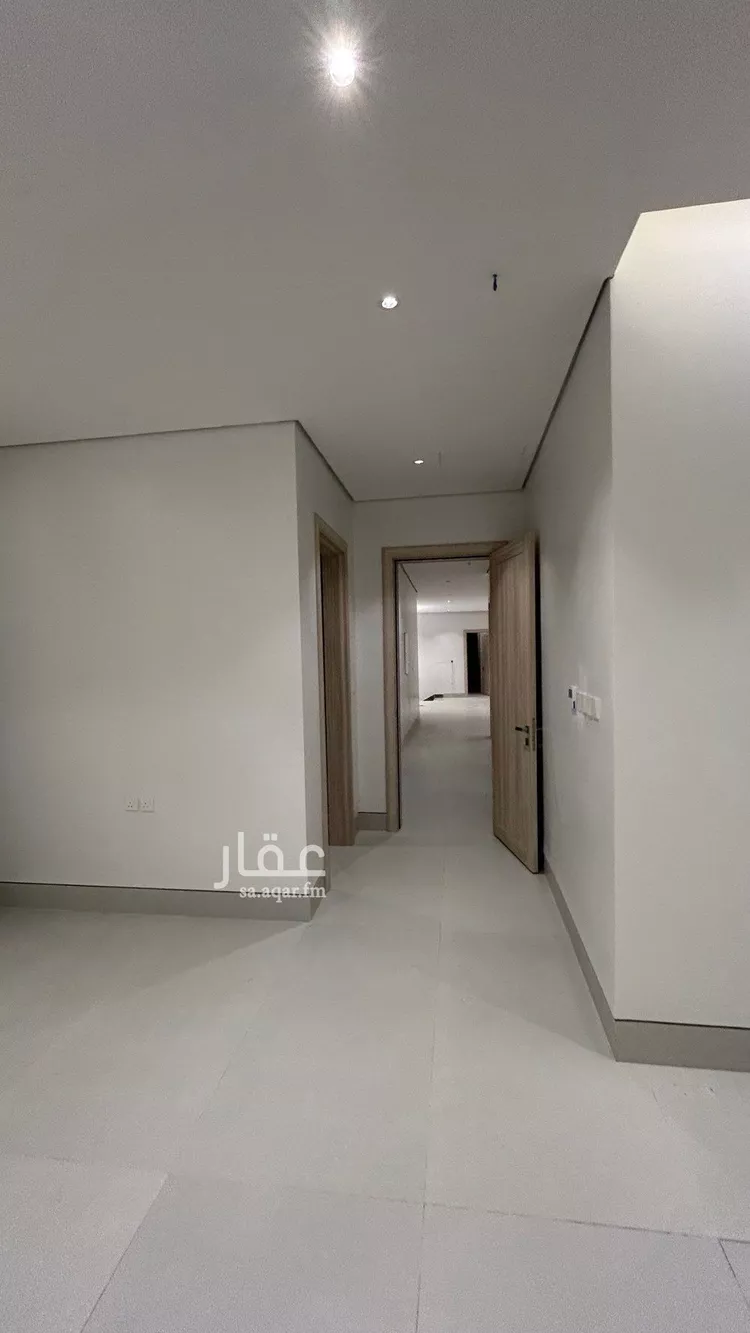فيلا للبيع في شارع أبي نزار الصنعاني اليمني, حي المهدية, مدينة الرياض, منطقة الرياض 13