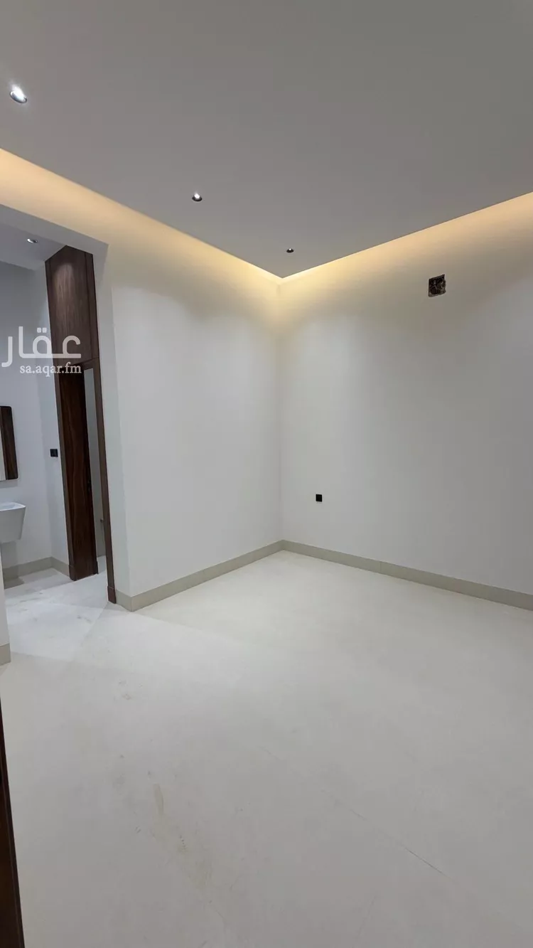 فيلا للبيع في شارع فؤاد محمد عمر توفيق, حي المهدية, مدينة الرياض, منطقة الرياض 12