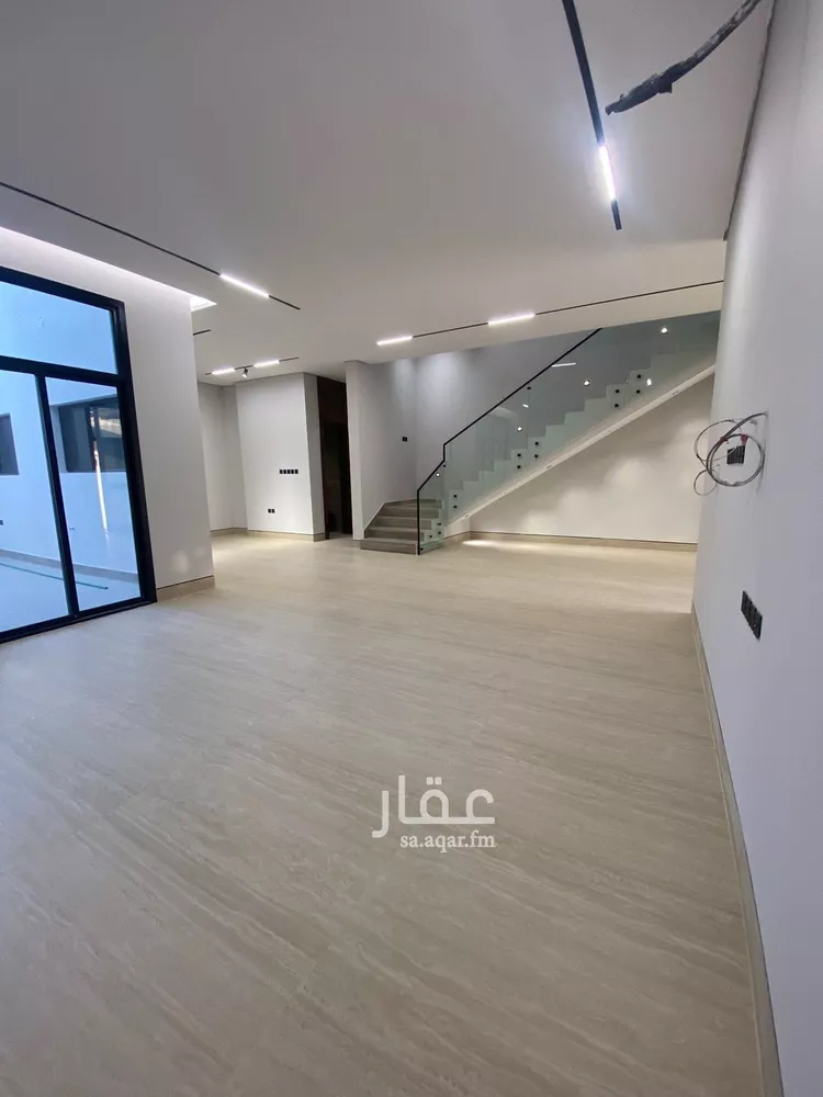 فيلا للبيع في شارع عبداللطيف بن المبارك, حي المهدية, مدينة الرياض, منطقة الرياض صورة 4