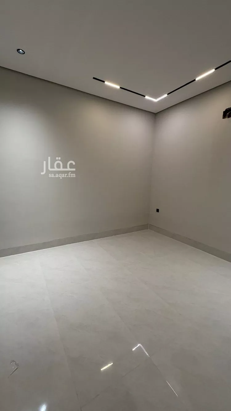 فيلا للبيع في شارع أبي نزار الصنعاني اليمني, حي المهدية, مدينة الرياض, منطقة الرياض صورة 2