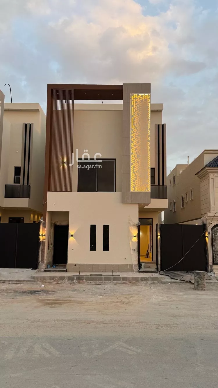 فيلا للبيع في شارع الكمال بن طلحة, حي المهدية, مدينة الرياض, منطقة الرياض صورة 3