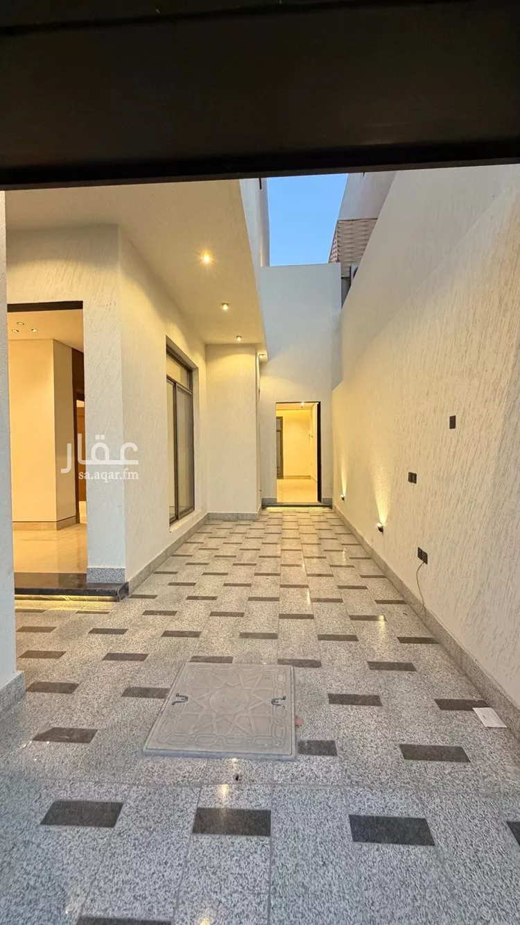 فيلا للبيع في شارع أبي زرعة الهمذاني, حي المهدية, مدينة الرياض, منطقة الرياض 9