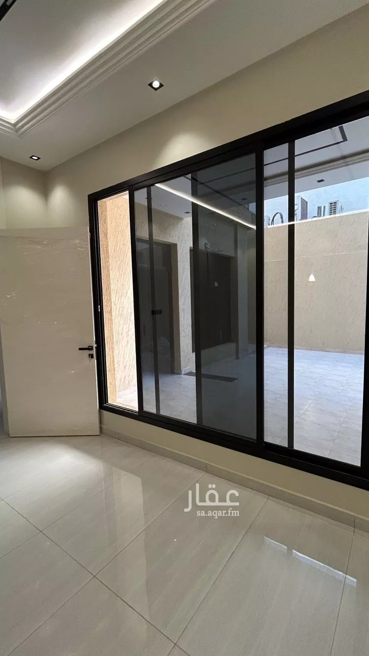 فيلا للبيع في شارع أبي زرعة الهمذاني, حي المهدية, مدينة الرياض, منطقة الرياض 7