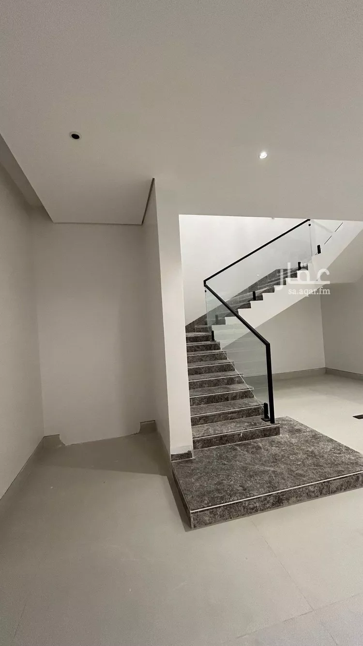 فيلا للبيع في شارع أبي نزار الصنعاني اليمني, حي المهدية, مدينة الرياض, منطقة الرياض 8