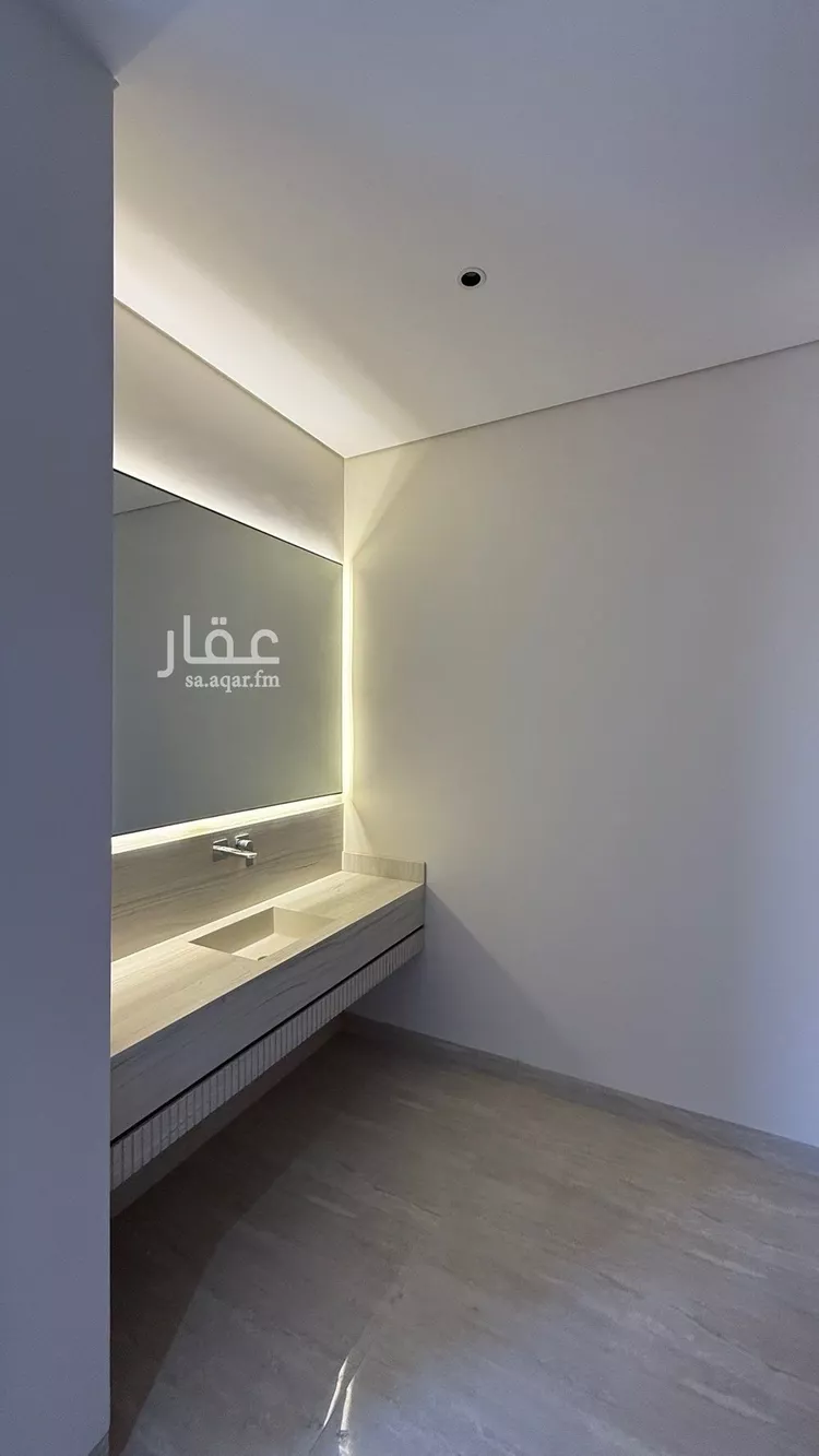 فيلا للبيع في شارع أبي نزار الصنعاني اليمني, حي المهدية, مدينة الرياض, منطقة الرياض 17