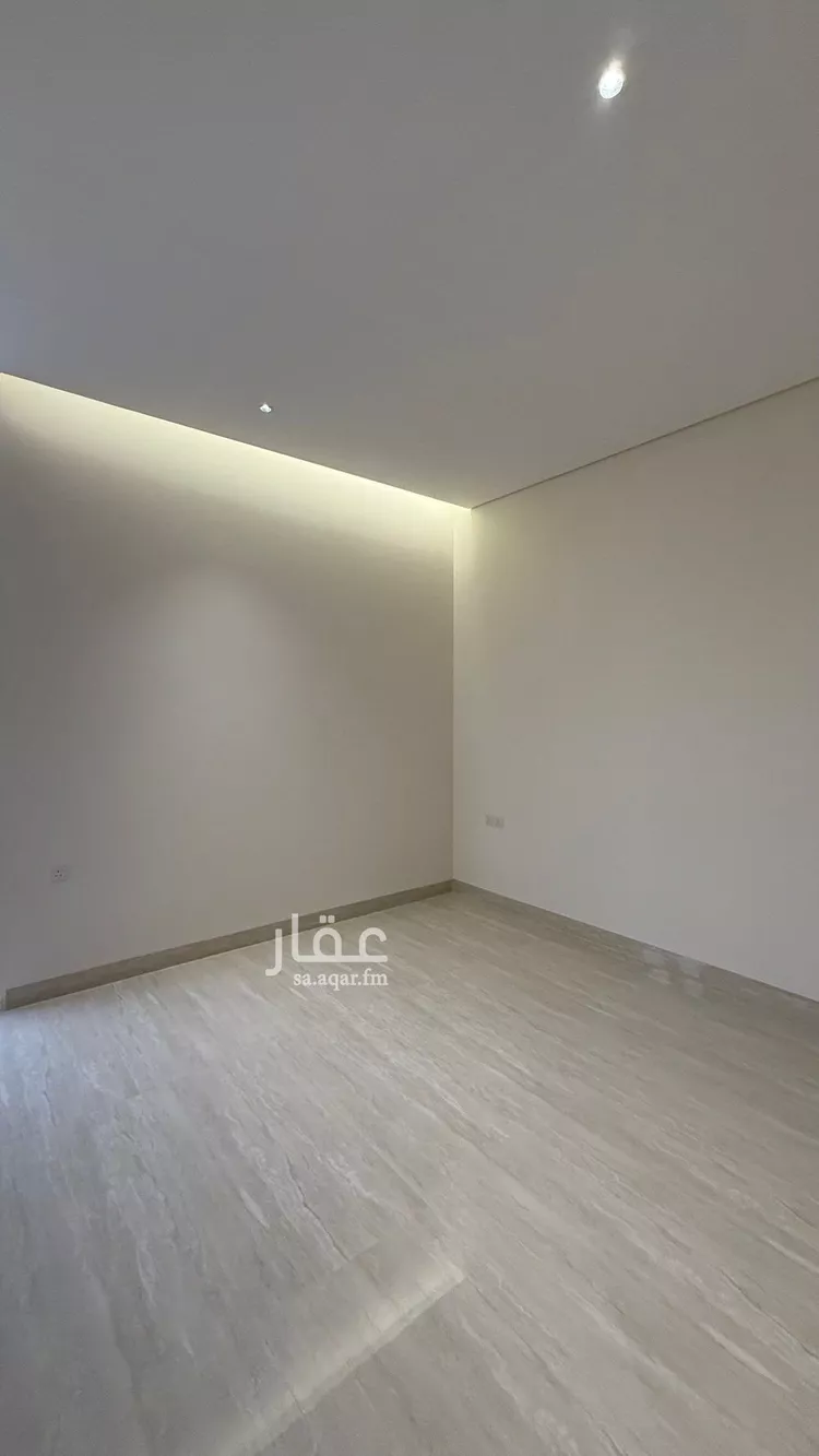 فيلا للبيع في شارع أبي نزار الصنعاني اليمني, حي المهدية, مدينة الرياض, منطقة الرياض 24