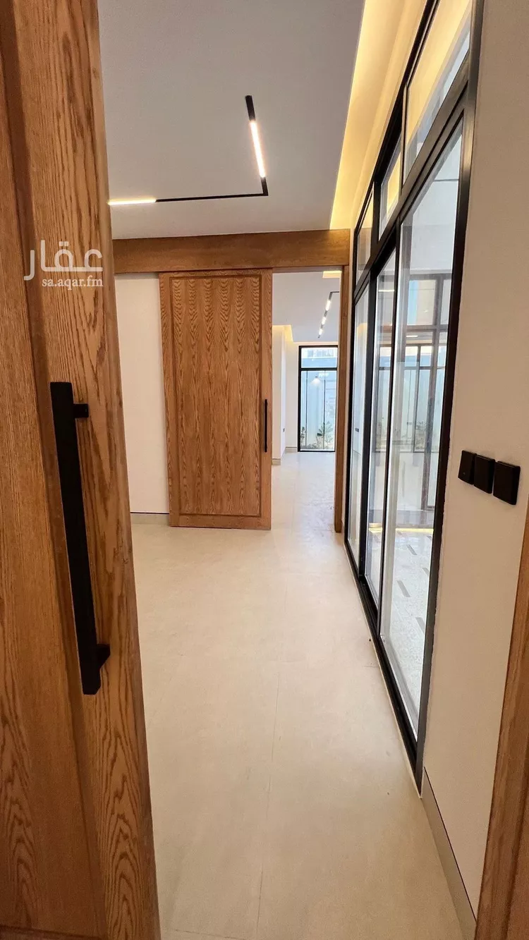 فيلا للبيع في شارع محمد بن أبي بكر القيم, حي المهدية, مدينة الرياض, منطقة الرياض صورة 2