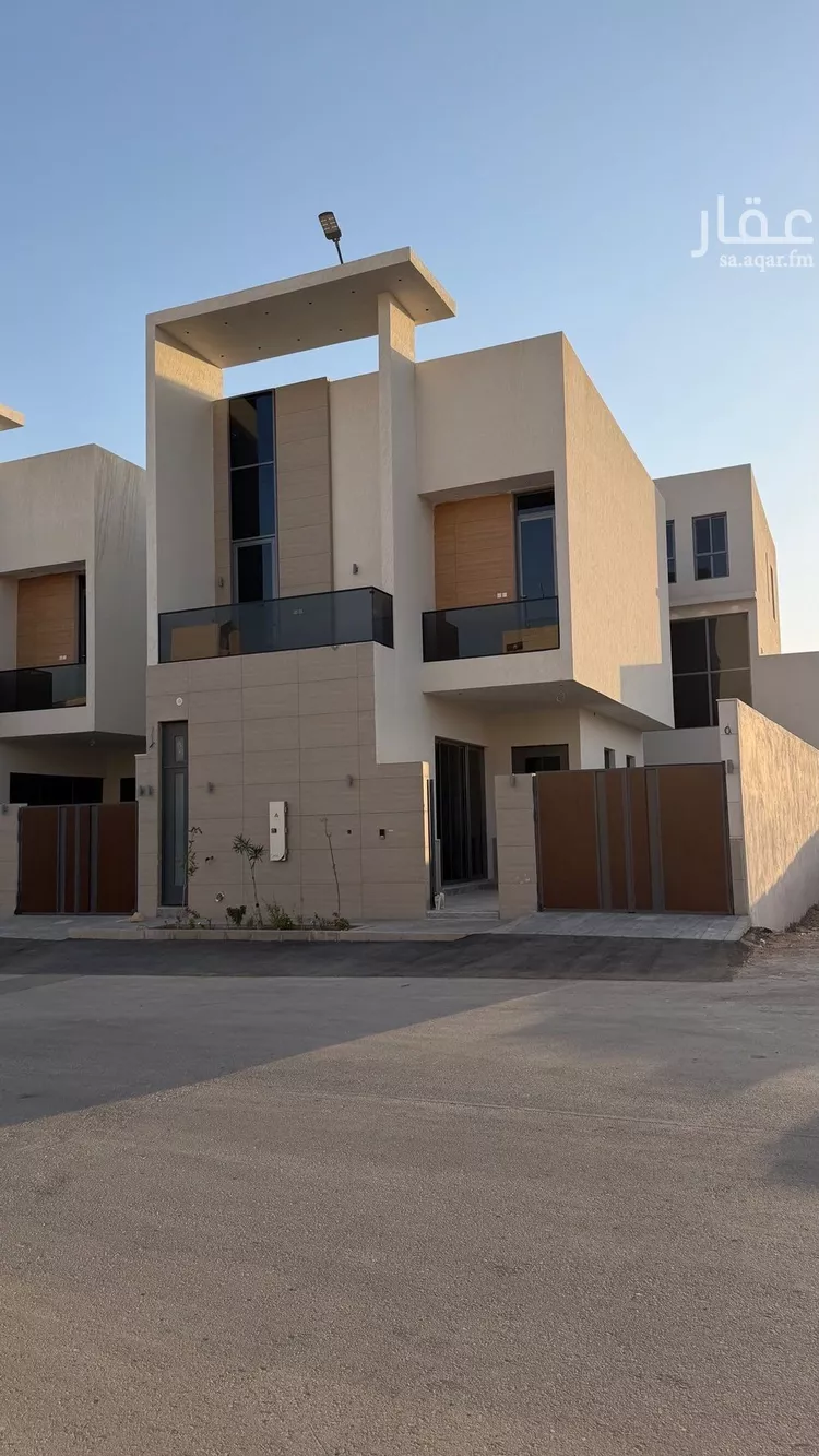 فيلا للبيع في شارع أبي نزار الصنعاني اليمني, حي المهدية, مدينة الرياض, منطقة الرياض