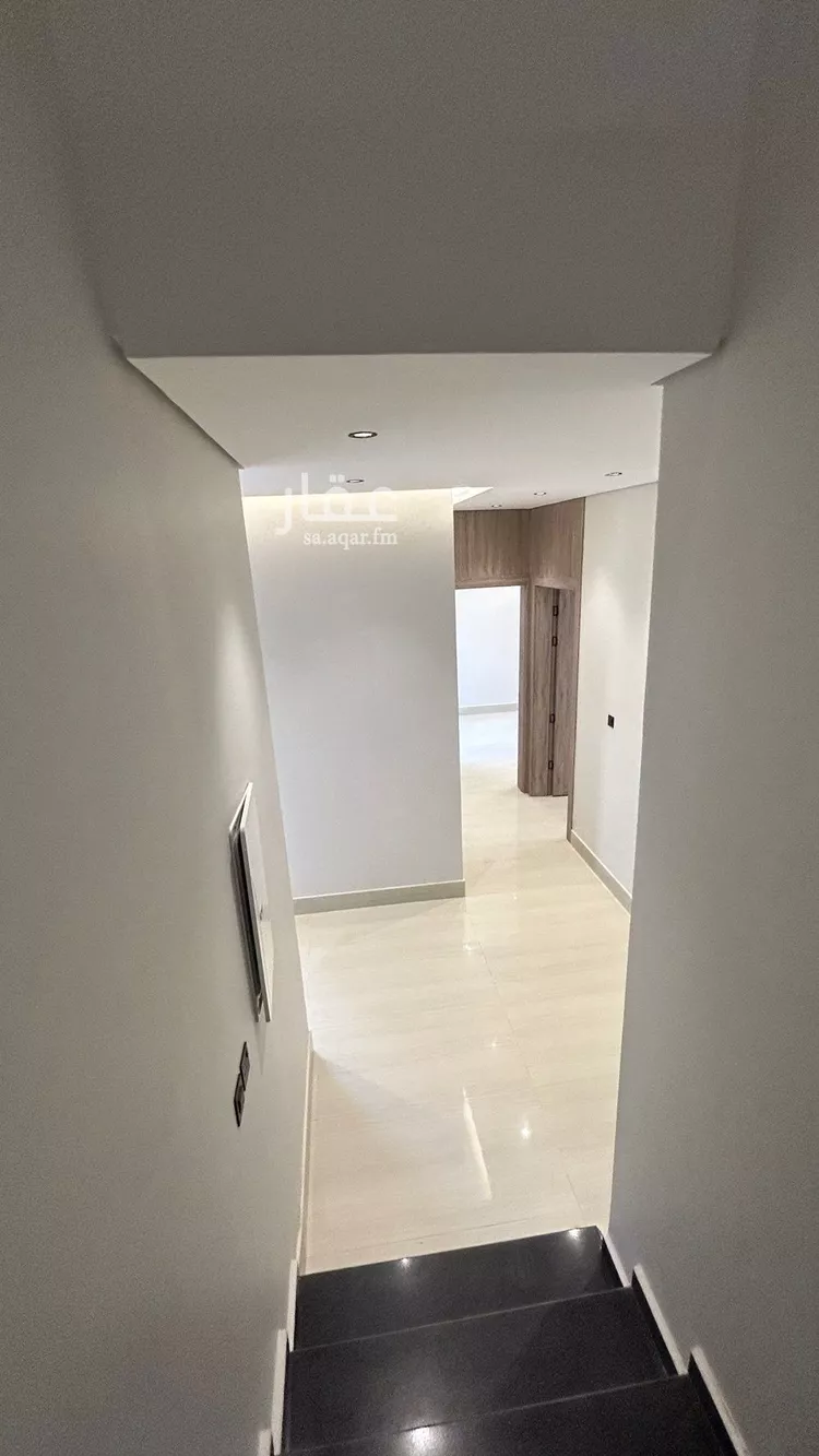 فيلا للبيع في شارع أبي زرعة الهمذاني, حي المهدية, مدينة الرياض, منطقة الرياض 7