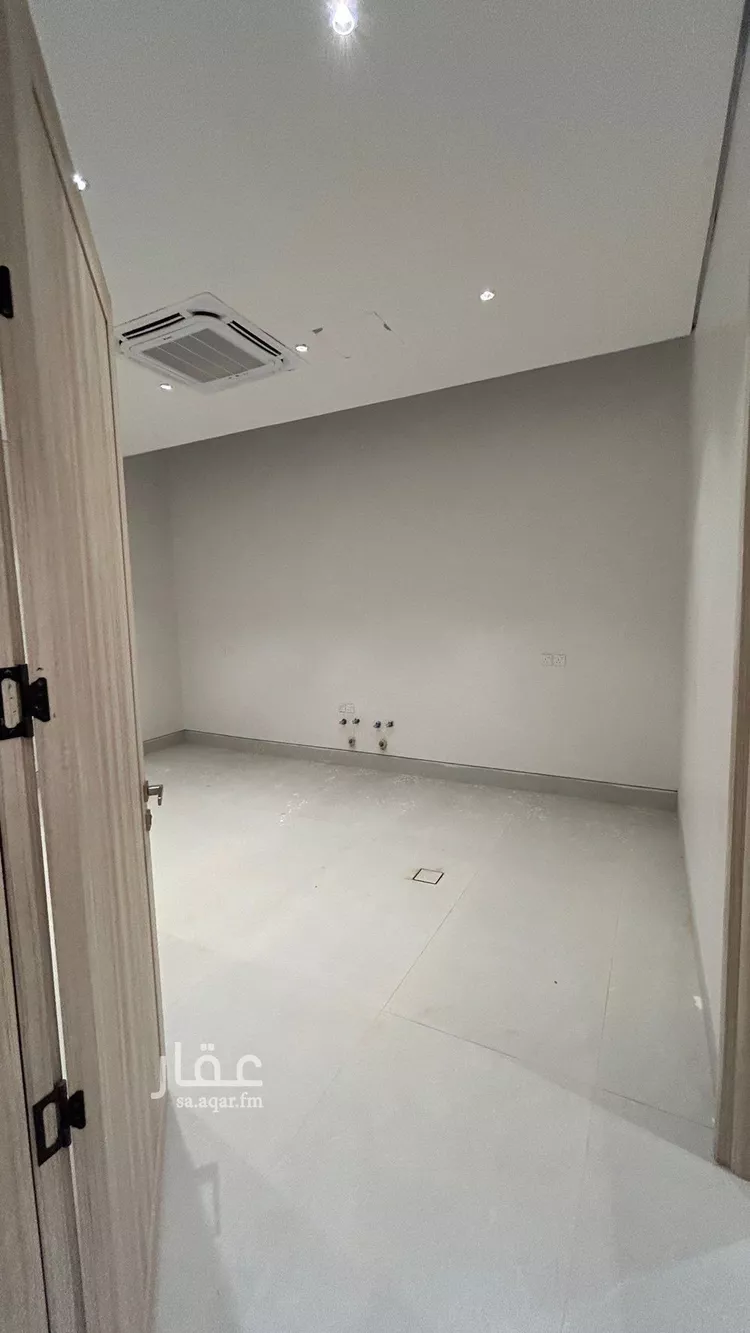 فيلا للبيع في شارع أبي نزار الصنعاني اليمني, حي المهدية, مدينة الرياض, منطقة الرياض 6
