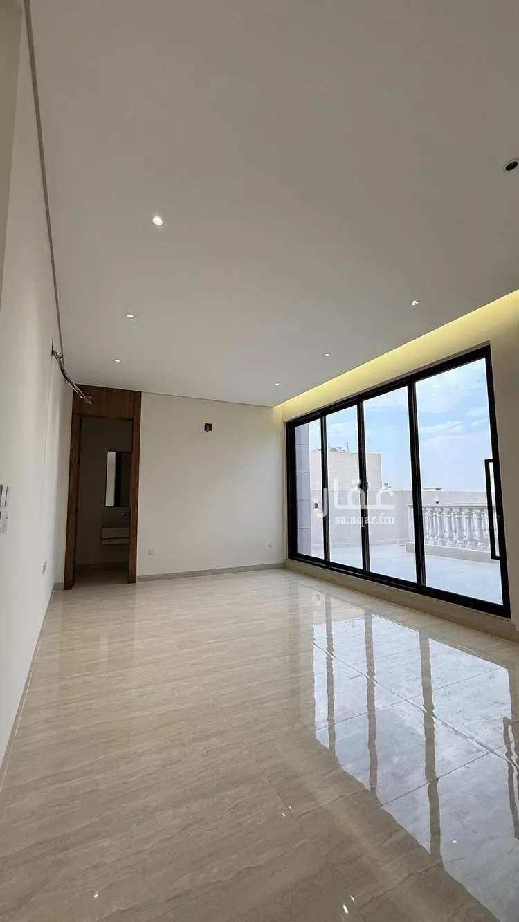 فيلا للبيع في شارع أبي نزار الصنعاني اليمني, حي المهدية, مدينة الرياض, منطقة الرياض 15