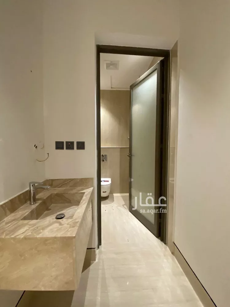 فيلا للبيع في شارع فؤاد محمد عمر توفيق, حي المهدية, مدينة الرياض, منطقة الرياض 11