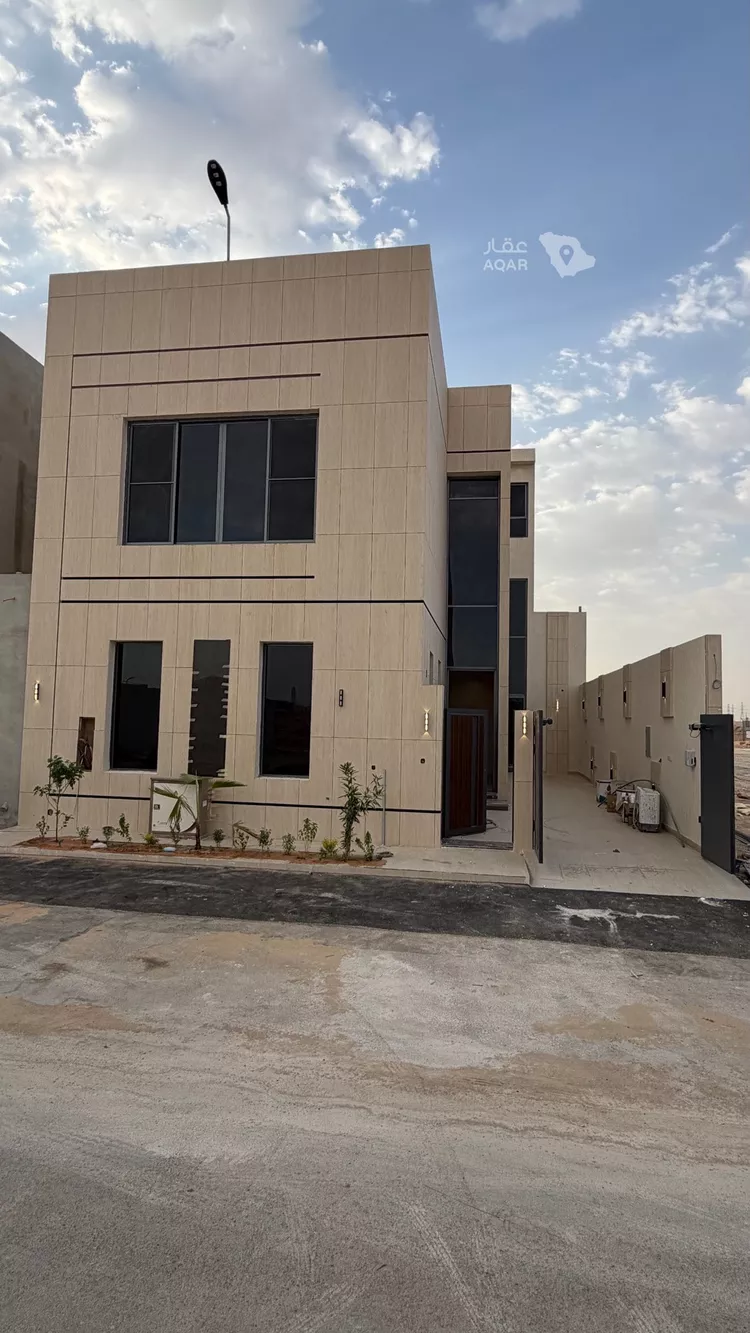 Villa for Sale in Riyadh Al Mahdiyah