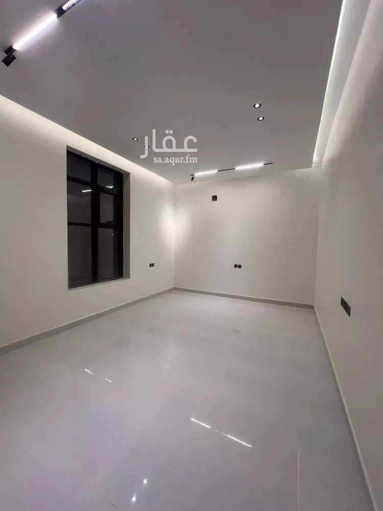 فيلا للبيع في شارع عبداللطيف بن المبارك, حي المهدية, مدينة الرياض, منطقة الرياض صورة 3