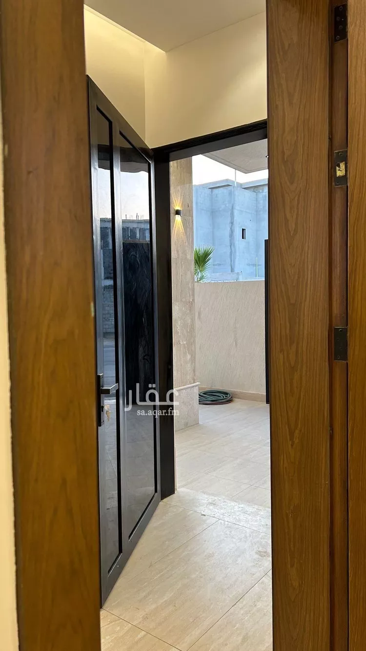 فيلا للبيع في شارع أبي عبدالله محمد بن أيوب, حي المهدية, مدينة الرياض, منطقة الرياض صورة 2