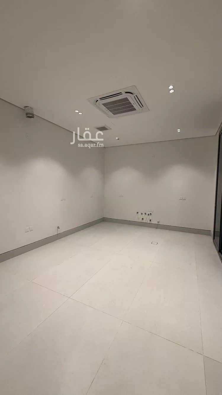 فيلا للبيع في شارع أبي نزار الصنعاني اليمني, حي المهدية, مدينة الرياض, منطقة الرياض صورة 3