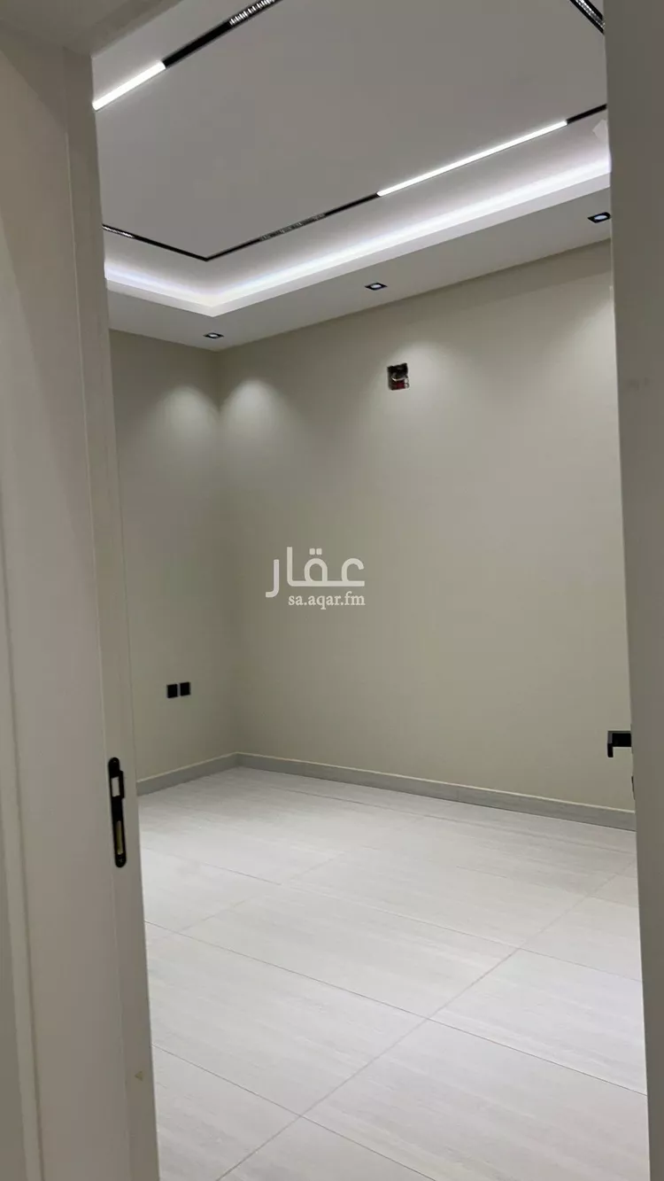 فيلا للبيع في شارع عبدالجبار بن الورد, حي المهدية, مدينة الرياض, منطقة الرياض 15