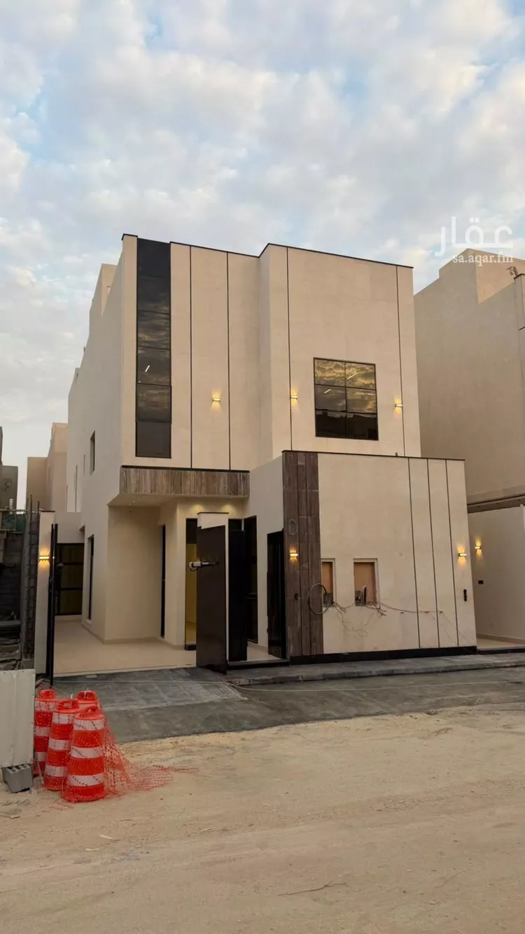 Floor for Sale in Riyadh Al Janadriyah