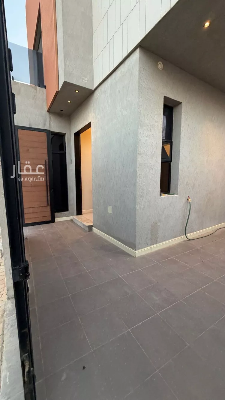 فيلا للبيع في شارع عبدالقادر بن عبدالوارث, حي المهدية, مدينة الرياض, منطقة الرياض 6