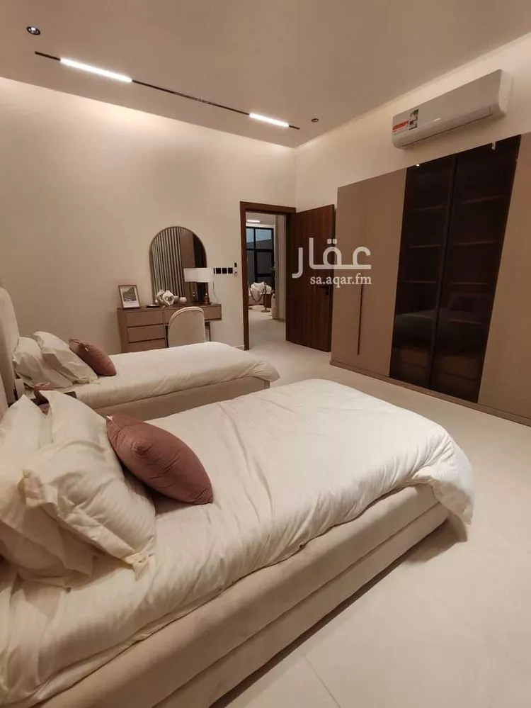 Floor for Sale in Riyadh Okaz 12