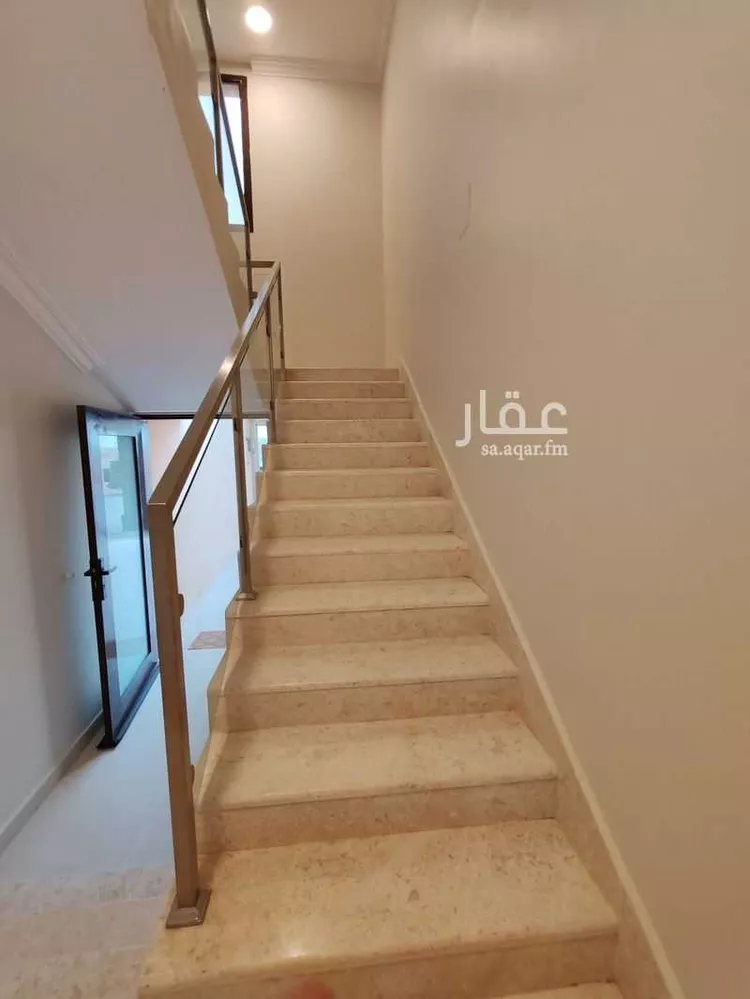 دور للبيع في شارع هارون الصحراوي, حي عكاظ, مدينة الرياض, منطقة الرياض صورة 2