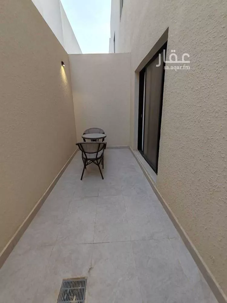 Floor for Sale in Riyadh Okaz 18