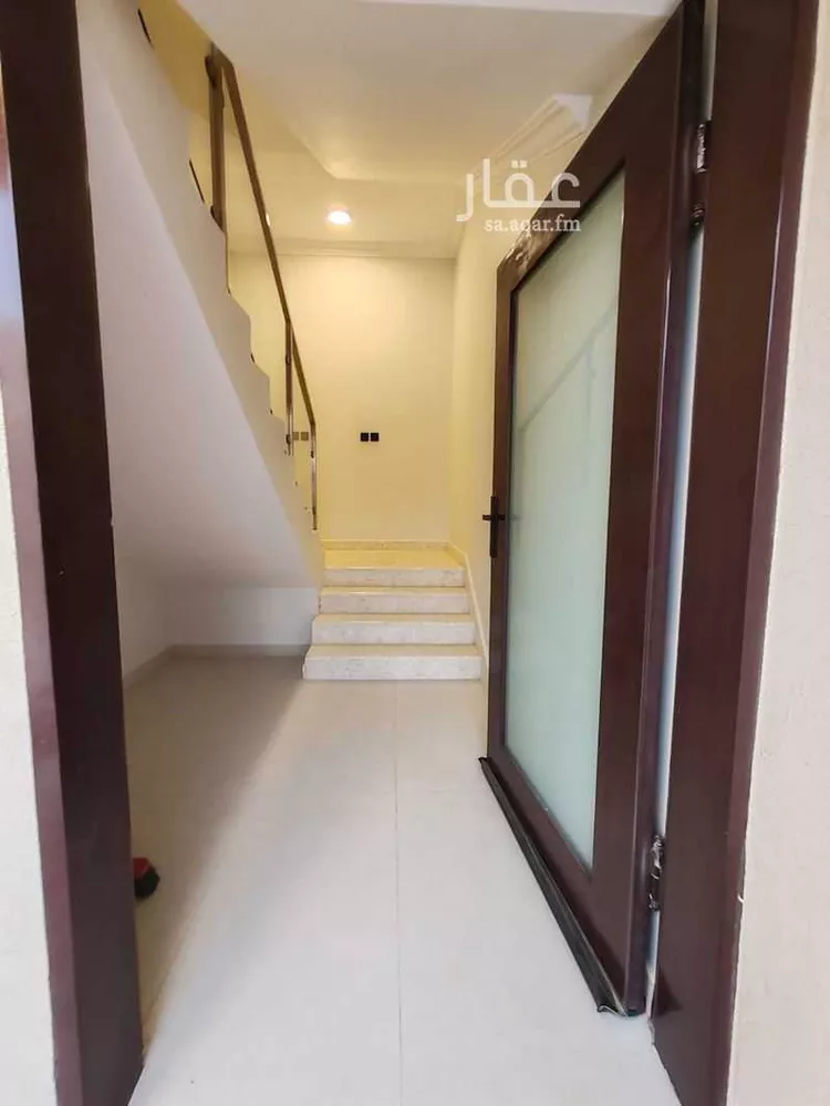 دور للبيع في شارع هارون الصحراوي, حي عكاظ, مدينة الرياض, منطقة الرياض صورة 4
