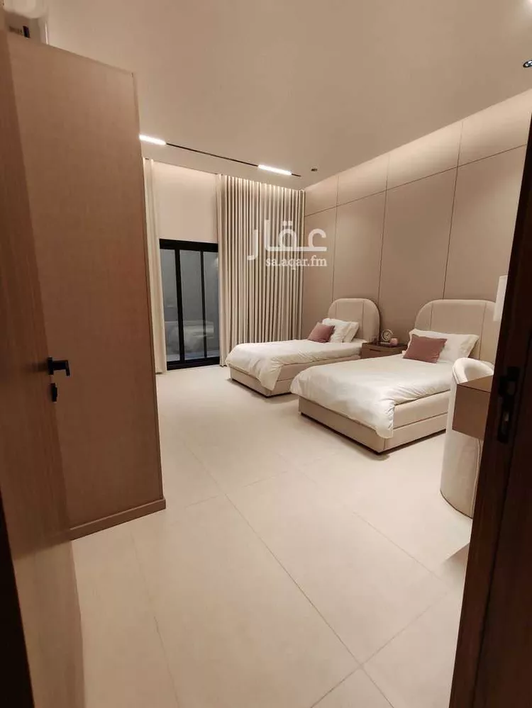 Floor for Sale in Riyadh Okaz 11