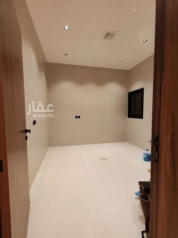 دور للبيع في شارع هارون الصحراوي, حي عكاظ, مدينة الرياض, منطقة الرياض صورة 4