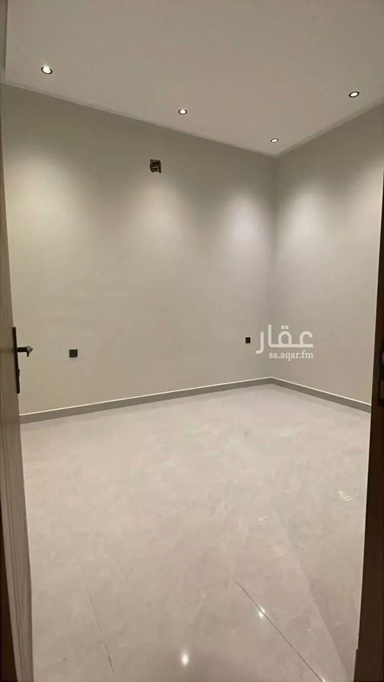 دور للبيع في شارع عمر الميانشي, حي بدر, مدينة الرياض, منطقة الرياض صورة 5