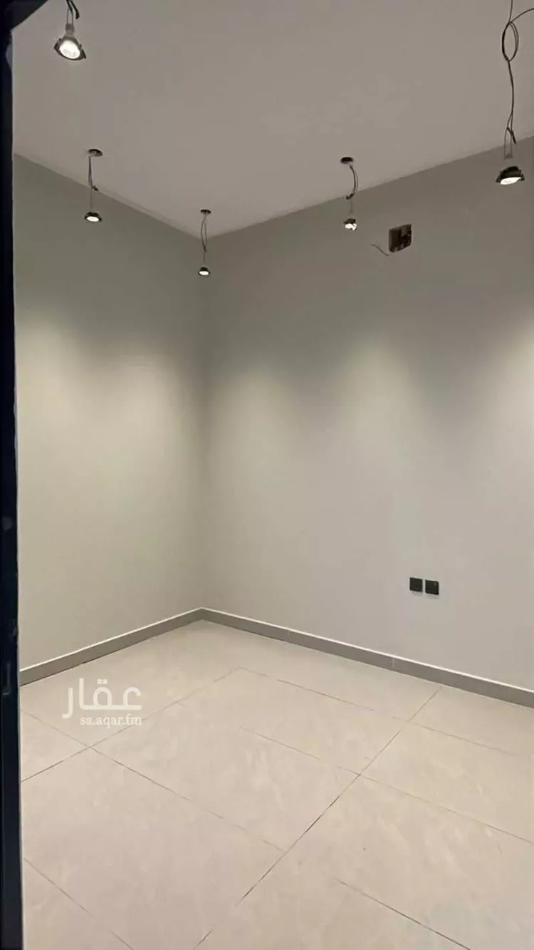 دور للبيع في شارع عمر الميانشي, حي بدر, مدينة الرياض, منطقة الرياض صورة 4