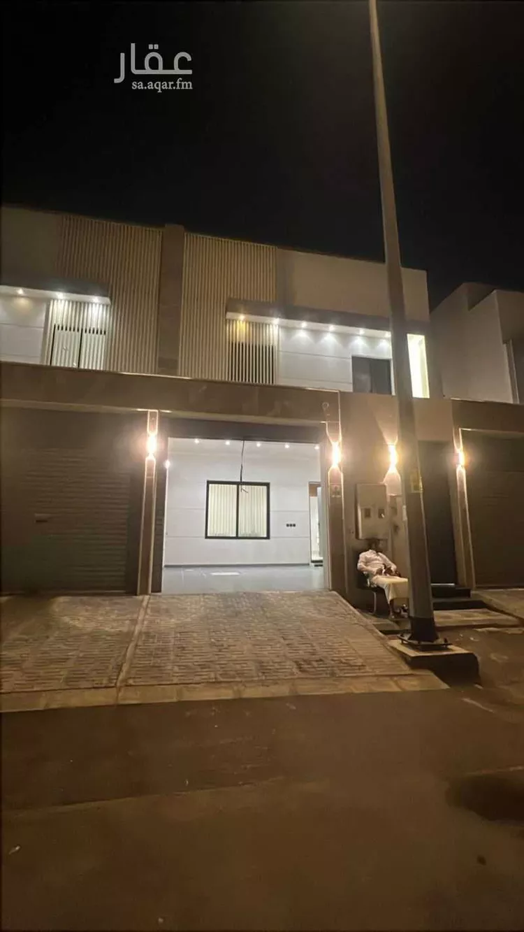 فيلا للبيع في شارع أحمد بن محمد العيالي, حي عكاظ, مدينة الرياض, منطقة الرياض