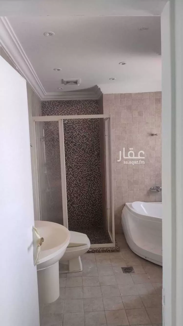 فيلا للإيجار في شارع إبراهيم القيسي, حي الإزدهار, مدينة الرياض, منطقة الرياض 14