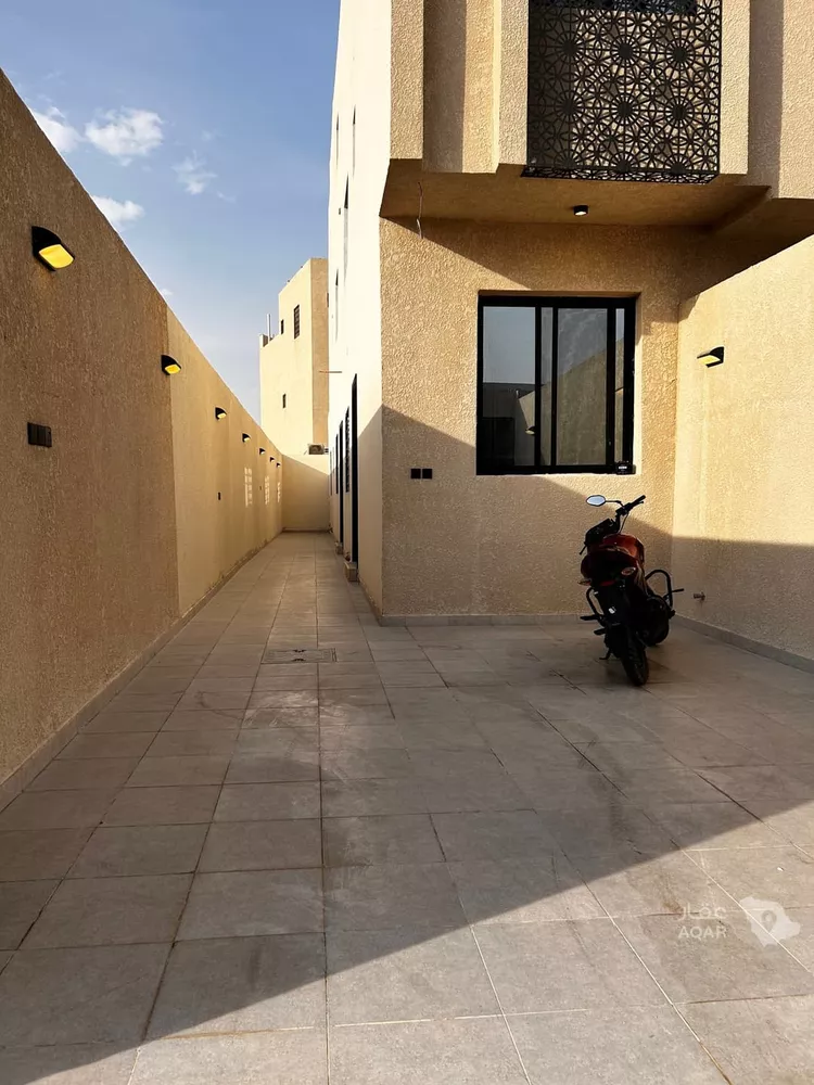 Floor for Sale in Riyadh Al Hazm