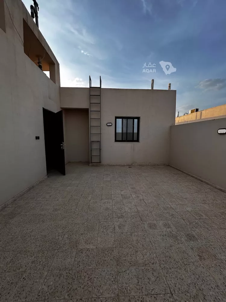 Floor for Sale in Riyadh Badr 5