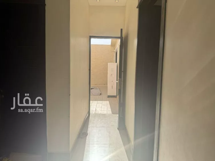 فيلا للبيع في شارع الحجاج بن أيمن بن عبيد, حي الرمال, مدينة الرياض, منطقة الرياض صورة 3