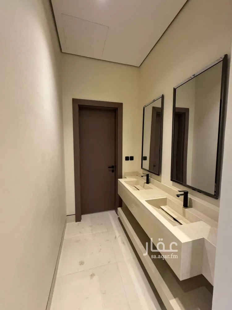 فيلا للبيع في شارع عبدالرحمن الزجاجي, حي العارض, مدينة الرياض, منطقة الرياض صورة 2