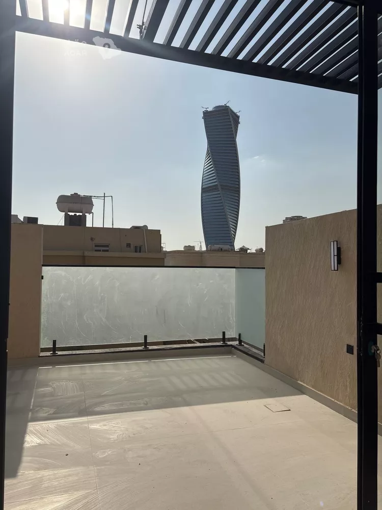 دور للبيع في شارع ثمالة بن أسلم, حي الملك فهد, مدينة الرياض, منطقة الرياض 5