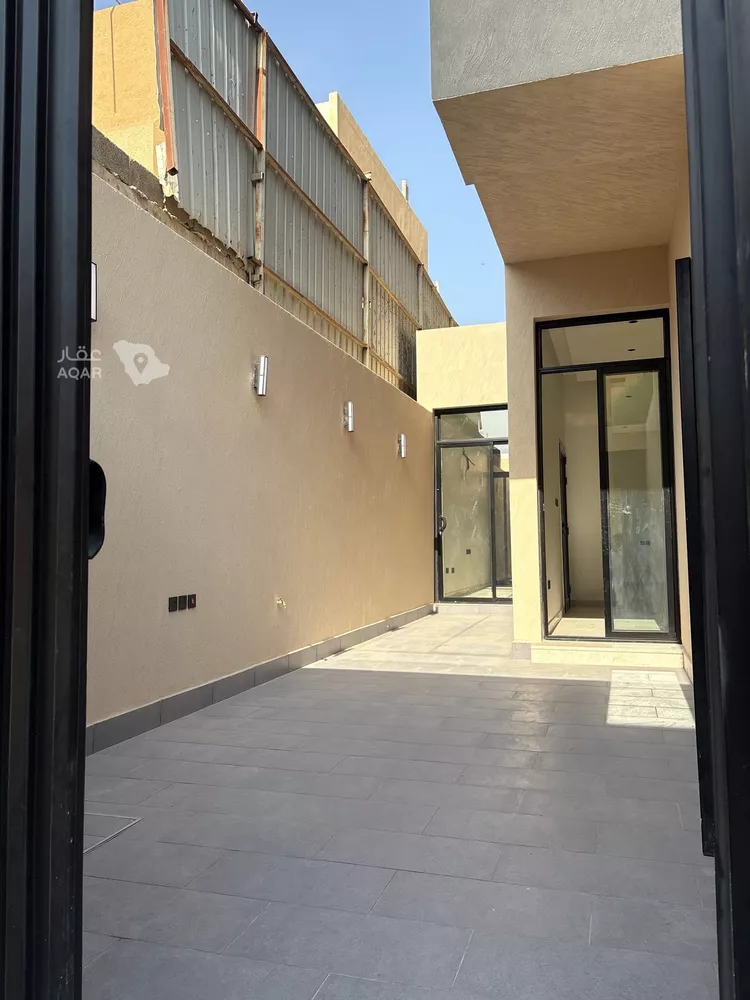 دور للبيع في شارع ثمالة بن أسلم, حي الملك فهد, مدينة الرياض, منطقة الرياض 2