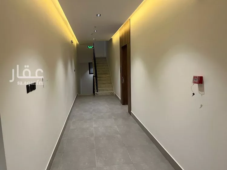 فيلا للبيع في شارع عوف ابن عفراء, حي العوالي, مدينة الرياض, منطقة الرياض صورة 5