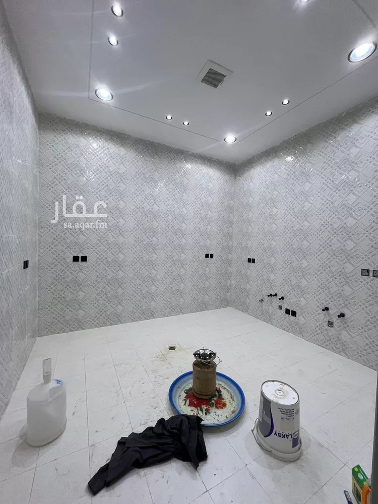 Floor for Sale in Riyadh Tuwaiq