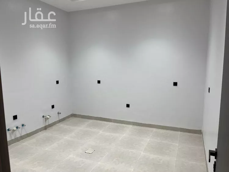 فيلا للبيع في شارع عبدالله مدهر, حي العوالي, مدينة الرياض, منطقة الرياض 25