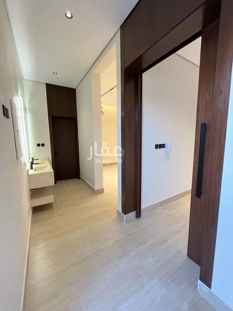 دور للبيع في شارع وراد, حي نمار, مدينة الرياض, منطقة الرياض صورة 3