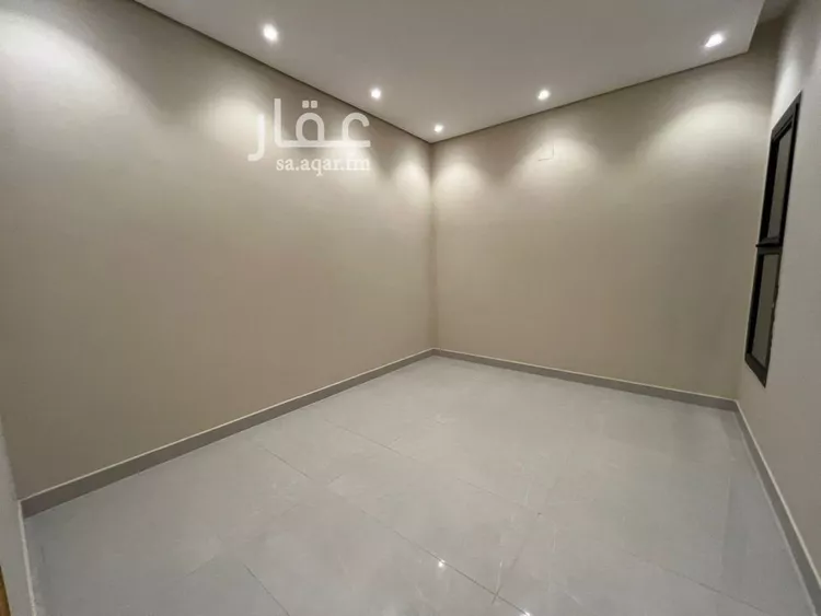 شقة للبيع في شارع المغيرة بن نوفل, حي عكاظ, مدينة الرياض, منطقة الرياض صورة 3