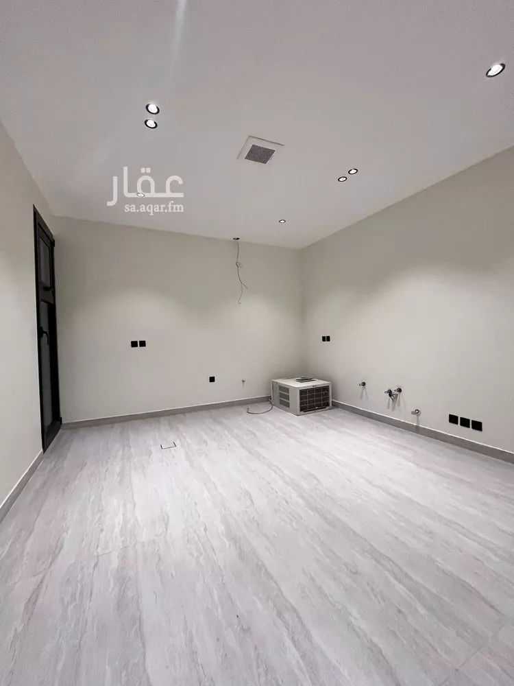 فيلا للبيع في شارع أبي الفتح الحصري, حي الدريهمية, مدينة الرياض, منطقة الرياض 11