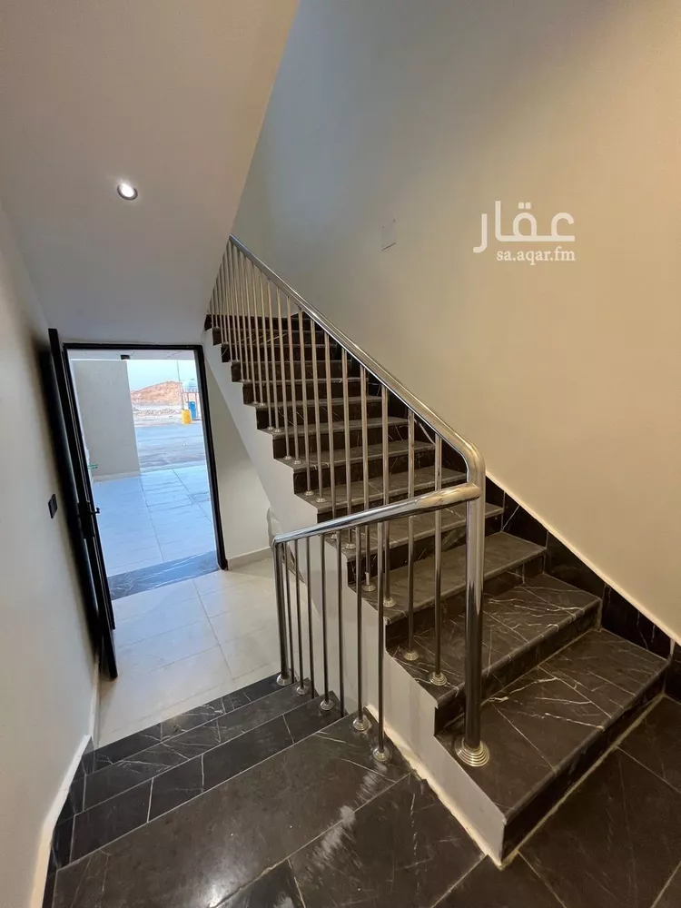 دور للبيع في شارع ابن المنذر, حي عكاظ, مدينة الرياض, منطقة الرياض صورة 3