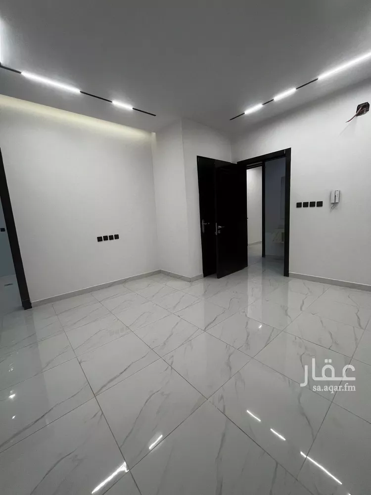 دور للبيع في شارع أحمد الطيالسي, حي السويدي, مدينة الرياض, منطقة الرياض 18