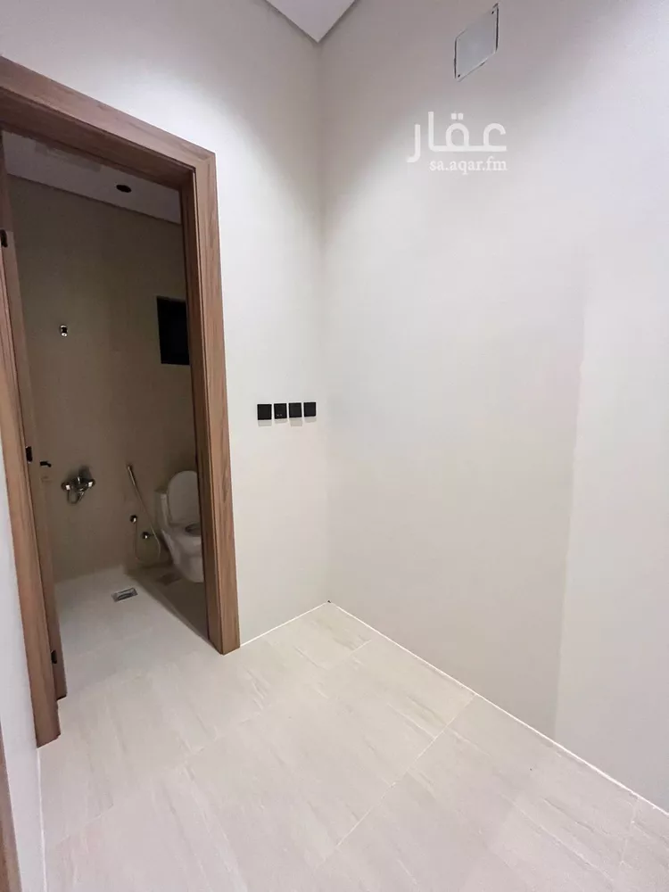 شقة للبيع في شارع الفل, حي عكاظ, مدينة الرياض, منطقة الرياض صورة 3