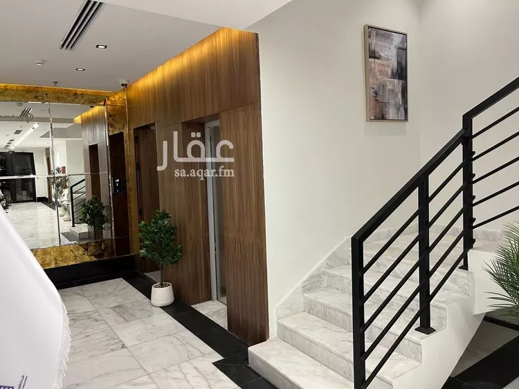 فيلا للبيع في شارع عوف ابن عفراء, حي العوالي, مدينة الرياض, منطقة الرياض صورة 2